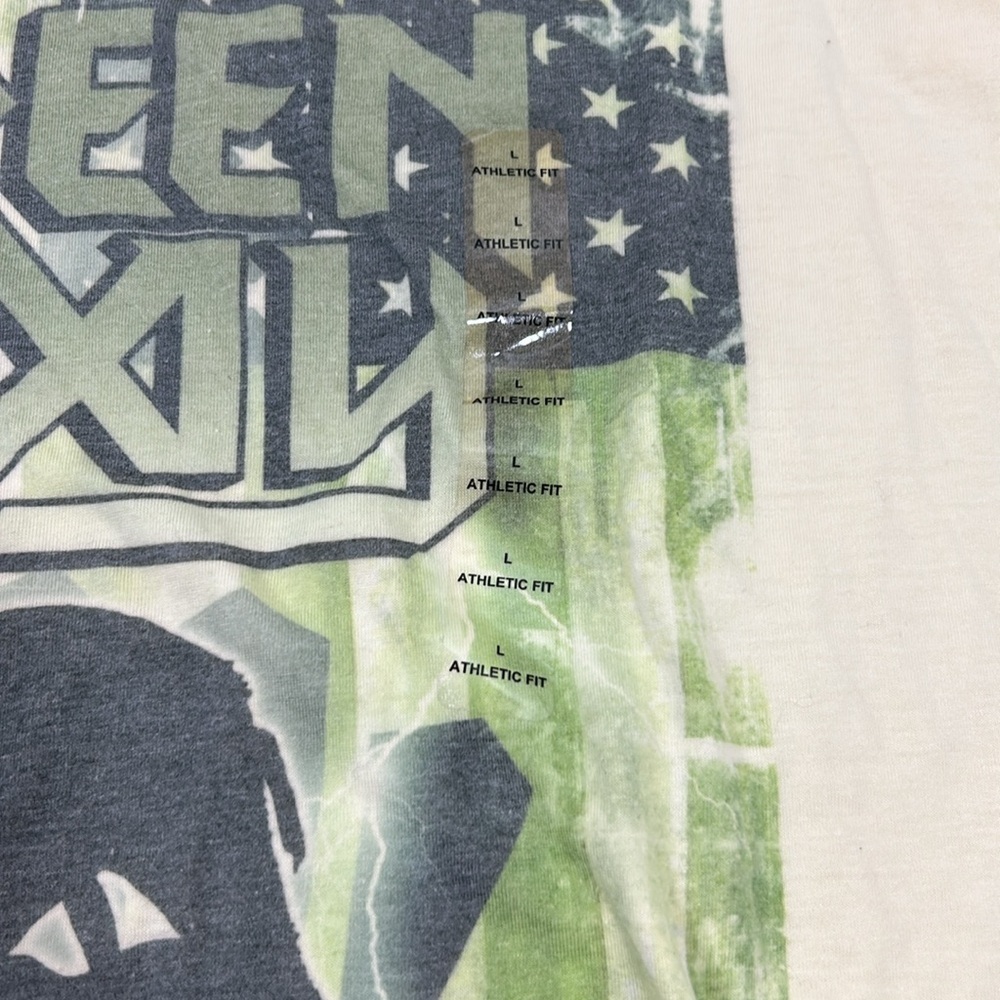 Green Day Cinder Block Guitar Solo American Flag T Size Large NWT - Picture 3 of 11